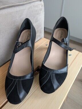 Clarks Black heels